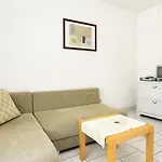 With Parking Space Orebic, Peljesac - 4513 אורביץ